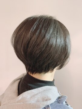 ブロッサム 若葉店(Blossom) クセを活かしたショートボブ