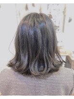 ファミーユ ヘア(Famille Hair)&nbsp;外ハネ切りっぱなしボブ