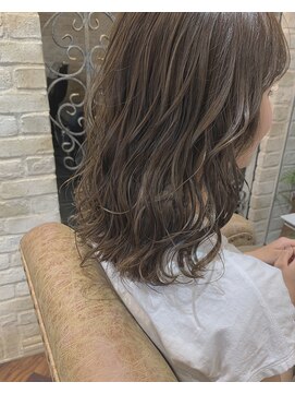 シャル オカチマチ 上野御徒町(shalu) 【shalu 渡邊翔一】ブリーチなし　ミディアムグレージュ