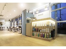 ボンド ヘア デザイン(BOND HAIR DESIGN)の雰囲気（業界で人気商品も多数取り扱いしております☆）