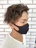 アッシュ 十日市場店(Ash)&nbsp;波巻きパーマかきあげサイドパートスタイル