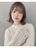 外ハネボブ ミルクティーベージュ 切りっぱなしボブ
