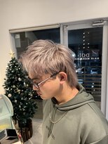 ドイ(DOI)&nbsp;ホワイトグレージュ×メンズショートウルフ