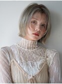 首元すっきり、美シルエットの透け感ボブ。