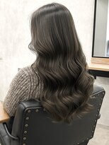 クラン 岡本(Chlan)&nbsp;韓国風艶巻き　ゆるふわロング　アッシュベージュ