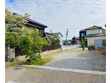 ミルクティ 古民家店(Milktea)の雰囲気（駐車場はこちらになります！３台駐車可能です。）