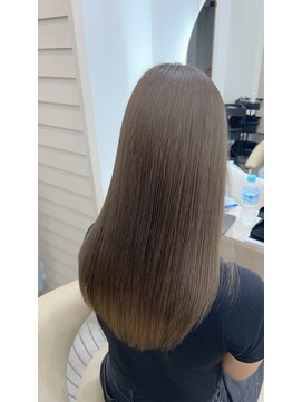 ラテトウキョウ(LATE tokyo) 透明感UPのブリーチで作る中明度グレージュ