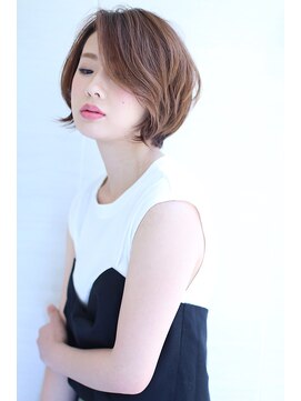 オーロ 緑地公園店(ORO) 小顔になれるかき上げひし形ショート