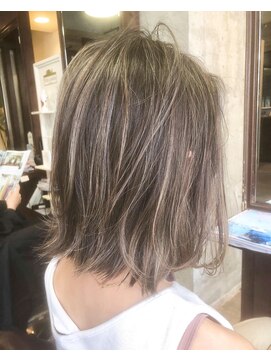 キー(kｅｙ) グレージュ