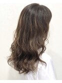巻き髪アレンジで可愛く♪♪