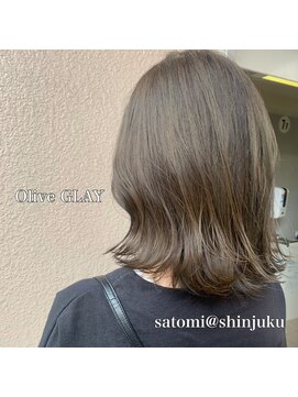 ワット 新宿店 【W-新宿店 担当Satomi】大人可愛いカーキグレージュカラー♪