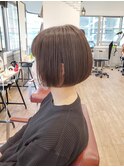 切りっぱなしミニボブ☆