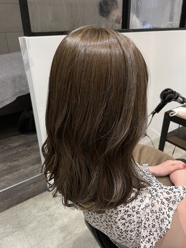 ビヨウシツ ポスタ オリーブベージュ