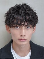 原宿センターパートウルフカットシャドウパーマゆるめ黒髪 20代