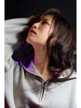 アンアタッシュ(UNE ATTACHE) Feral Fluff　大人可愛い×ダークラベンダーグレージュ×透明感