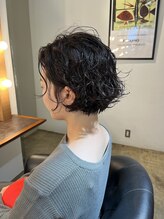 ビハインドザカーテン(BEHIND THE CURTAIN)