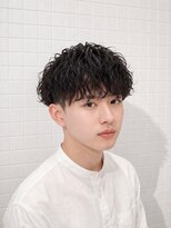 ゼロスバーバー(0's BARBER SHOP) 束感ナチュラル波巻きパーマ人気流行無造作メンズ