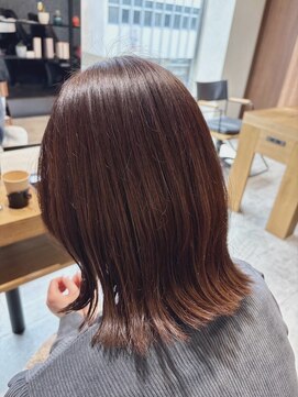 ココ(qoqo) 切りっぱなしボブ 外ハネスタイル