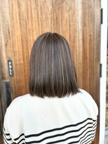 シャポン&nbsp;アッシュブラウン×極細ハイライトカラー