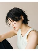 くびれシルエット×センターパートショートボブ
