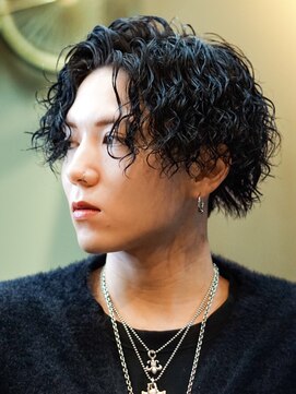 プロショップウェーブ(PRO SHOP WAVE) センターパート/ツーブロック/アクティブショート/針金パーマ