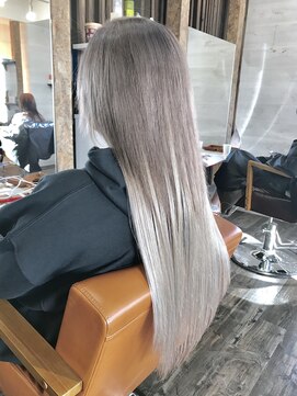 リリー シブヤ(Lilly shibuya) 【Lilly渋谷】#グレージュ #ホワイト #エクステグラデーション