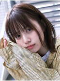 古着のシャツに耳かけニュアンシーロブ