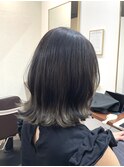 外ハネミディアム　【グレージュ／ローライト】