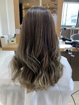 リアン(Lien)&nbsp;外国人風バレイヤージュ×ミルクティーベージュ/透明感カラー