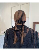 アローム(alom) イメチェン/ホワイトブロンド/外ハネボブ/美髪/茅ヶ崎