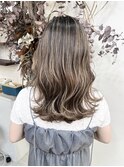 ハイライトグラデーションウェーブヘアベージュ