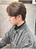 ミルクティーベージュ フェザーパーマ 韓国風パーマ 20代 束感