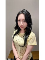ロロネー 天満(Lolonois)&nbsp;透明感ブラックグレージュ×韓国風くびれレイヤー