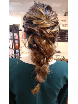 ヘアークリエイト パーティーパーティー(Hair create Party Party) あみおろしスタイル