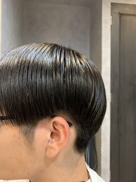 ヘアサロンM 新宿 前下がりマッシュ