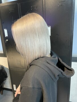 キッススワン(KISS SWAN) グレー・シルバーとは違うハイグレージュのホワイトカラー☆