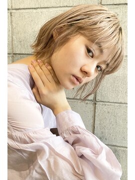 イル(ill) ベージュ ブリーチ 大須 ボブ