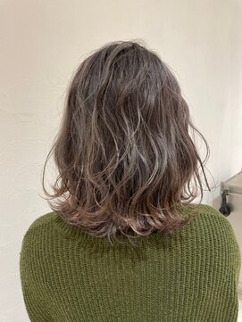 アッシュ 武蔵小金井店(Ash) *外国人風バレイヤージュ×グレージュ*