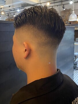 ディスイズバーバーサード(THIS IS BARBER 3rd) スキンフェード