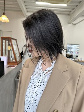 フィル(fil) ミニボブ/オリーブアッシュ