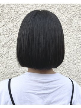 アイリスヘアー(iris hair) ミニボブ三重富田韓国レイヤーカット顔周りレイヤーボブグレー