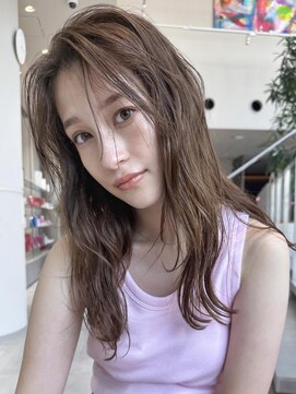 ミンクス渋谷スマートサロン(MINX shibuya smart salon) ゆるパーマロング 斜めバングデザインカラーシルキーベージュ