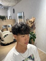 ウノプリールヴァモス(unopulir Vamos)&nbsp;大人メンズシャドウパーマ黒髪無造作ヘア