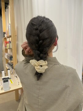 アマーク(a mark) 【住野 桃香】オリーブたっぷりのオリーブベージュ