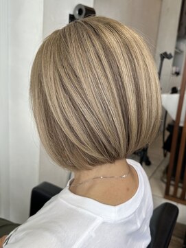 ハーツ(Heart's) 白髪ぼかし脱白髪染め似合わせショートボブ40代50代60代