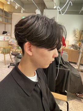 ゼストソエル(ZEST soell) ◯センターパート×フェザーパーマ