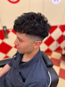 キングスマントーキョー 府中店(KINGSMAN TOKYO) 濡れパンクロップ