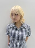 上田/ホワイトブロンドハイトーンブリーチ抜きっぱなしボブ