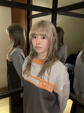 リー 梅田(Lee) Minato/ケアブリーチ/レイヤーカット/髪質改善カラー/ベージュ