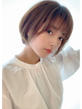 レウナ 外苑前(Reuna) 大人可愛い 小顔ショート 丸みが可愛いスタイル